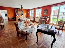 LONGERE DE 170 M² HABITABLES A RENOVER sur un beau terrain de 2000 m² divisible et constructible