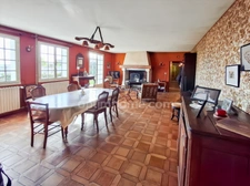 LONGERE DE 170 M² HABITABLES A RENOVER sur un beau terrain de 2000 m² divisible et constructible