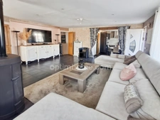 PROPRIETE OFFRANT 2 MAISONS ET DE BELLES PRESTATIONS