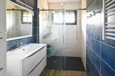 MAISON TRADITIONNELLE SUR SOUS SOL TOTAL offrant 4 CHAMBRES
