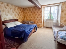 LONGERE DE 170 M² HABITABLES A RENOVER sur un beau terrain de 2000 m² divisible et constructible