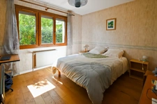 MAISON TRADITIONNELLE SUR SOUS SOL TOTAL offrant 4 CHAMBRES