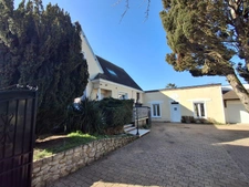 PROPRIETE OFFRANT 2 MAISONS ET DE BELLES PRESTATIONS