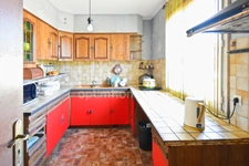 Maison traditionnelle A RENOVER ENTIEREMENT, 4 chambres, sous sol total
