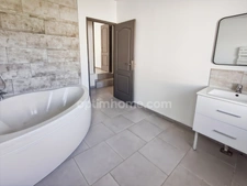 PROPRIETE OFFRANT 2 MAISONS ET DE BELLES PRESTATIONS