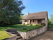 MAISON TRADITIONNELLE SUR SOUS SOL TOTAL offrant 4 CHAMBRES