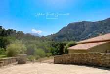 OMESSA – PROPRIETE D’EXCEPTION DE 133 m² SUR 4 403 M² DE TERRAIN AVEC VUE PANORAMIQUE SUR LES MONTAGNES