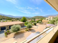 OLETTA – Appartement 3 pièces en duplex avec terrasses, jardin et vue montagnes panoramique