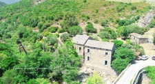 Ancien Moulin en Pierre avec dépendances sur près de 2,3 hectares – Santo-Pietro-di-Tenda