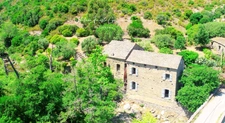 Ancien Moulin en Pierre avec dépendances sur près de 2,3 hectares – Santo-Pietro-di-Tenda