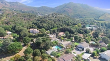 PATRIMONIO – Propriété de charme avec 5 logements, piscine et terrain de 1 440 m²