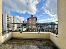 Appartement 3 pièces traversant avec balcon et 2 parkings