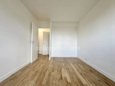 Appartement 3 pièces traversant avec balcon et 2 parkings