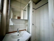 Maison de caractère à vendre dans le quartier recherché du Village Parisien – 468 m² de terrain, Art Déco, calme et commodités
