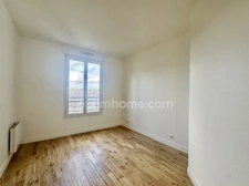 Appartement 3 pièces traversant avec balcon et 2 parkings