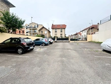 Emplacement parking extérieur