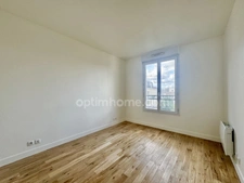 Appartement 3 pièces traversant avec balcon et 2 parkings