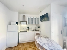 Maison 4 pièces entièrement rénovée proche marché du Montfort