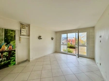 Appartement 3 pièces traversant sans vis à vis
