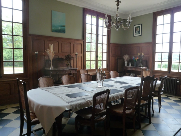  ARMENTIERES EN BRIE (77)à vendre superbe maison de maitre 18 chambres sur son parc arboré de 13500 m2