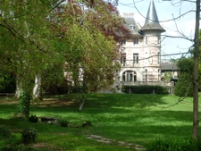 château-Thierry proche à vendre château fin XIX siècle avec salle de réception et dépendances sur un parc de plus de 20000 m2