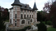 château-Thierry proche à vendre château fin XIX siècle avec salle de réception et dépendances sur un parc de plus de 20000 m2