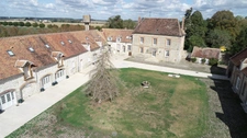 MORMANT (77)  à vendre propriété évènementiel en activité, salle de réception 283 m2 