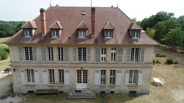  ARMENTIERES EN BRIE (77)à vendre superbe maison de maitre 18 chambres sur son parc arboré de 13500 m2