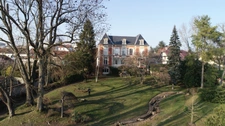 Aisne department (02), Château-Thierry town center, 1850 residence with 600 m² of living space and a walled park of 1 hectare 