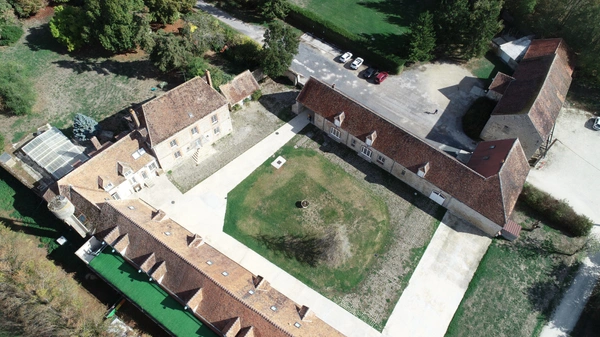 MORMANT (77)  à vendre propriété évènementiel en activité, salle de réception 283 m2 