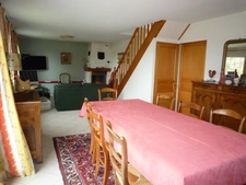  MONTDAUPHIN (77) à vendre ensemble immobilier composé de deux maisons, de 2 bâtiments industriels sur un terrain de  de 2 hectares 