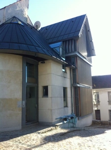 CHATEAU THIERRY (02) hyper centre  à vendre Immeuble de rapport de grande qualité architecturale. 