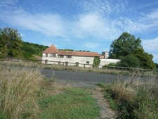 Dpt Aisne (02), à vendre COUCY LE CHATEAU AUFFRIQUE  superbe corps de ferme sur 17 hectares 