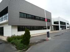 Dpt Aisne (02), Château-THierry, à vendre  immeuble de bureaux haut de gamme, construit en 2002 de 2412 m2, libre.
