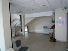 Dpt Aisne (02), Château-THierry, à vendre  immeuble de bureaux haut de gamme, construit en 2002 de 2412 m2, libre.