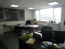 Dpt Aisne (02), LA CROIX SUR OURCQ  à vendre ensemble immobilier professionnel  1170 m2 ateliers et bureaux sur 3000 m2 de terrain 