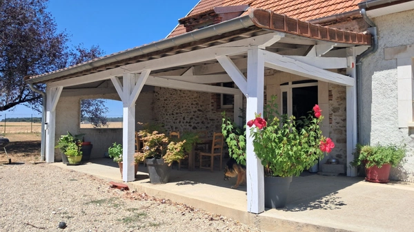  LE THOULT TROSNAY (51) à vendre superbe corps de ferme restauré sur un terrain clos de plus de 8600 m2 avec étang