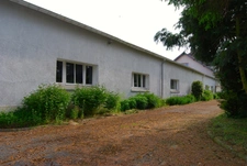  MONTDAUPHIN (77) à vendre ensemble immobilier composé de deux maisons, de 2 bâtiments industriels sur un terrain de  de 2 hectares 