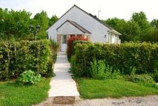  MONTDAUPHIN (77) à vendre ensemble immobilier composé de deux maisons, de 2 bâtiments industriels sur un terrain de  de 2 hectares 