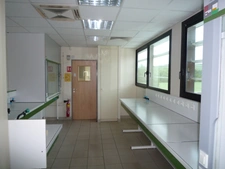 Dpt Aisne (02), Château-THierry, à vendre  immeuble de bureaux haut de gamme, construit en 2002 de 2412 m2, libre.