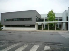 Dpt Aisne (02), Château-THierry, à vendre  immeuble de bureaux haut de gamme, construit en 2002 de 2412 m2, libre.