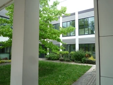 Dpt Aisne (02), Château-THierry, à vendre  immeuble de bureaux haut de gamme, construit en 2002 de 2412 m2, libre.