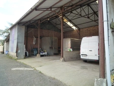 ESSOMES SUR MARNE (02) à vendre joli corps de ferme avec maison et nombreux bâtiments sur un terrain de 10 hectares     
