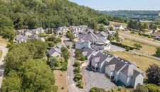 Dpt Aisne (02),  BOURG ET COMIN à vendre  propriété de 76 chambres avec salle de restaurant et dépendances sur 1 hectare