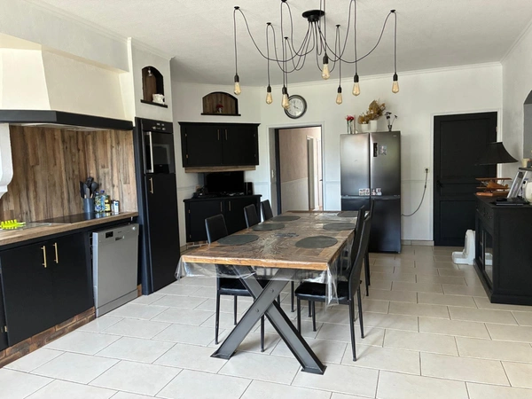  LE THOULT TROSNAY (51) à vendre superbe corps de ferme restauré sur un terrain clos de plus de 8600 m2 avec étang