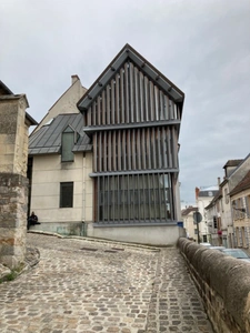 CHATEAU THIERRY (02) hyper centre  à vendre Immeuble de rapport de grande qualité architecturale. 