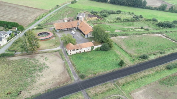 Dpt Aisne (02), à vendre COUCY LE CHATEAU AUFFRIQUE  superbe corps de ferme sur 17 hectares 