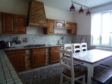 Chassemy (02) à vendre superbe propriété de 320 m2 sur un terrain  clos de 5 ha avec étang de 2 ha