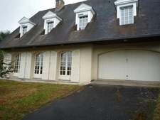  CHATEAU THIERRY (02) proche centre ville belle maison des années 80 de 174  m2 sur un terrain clos de 1476 m2
