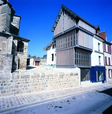 CHATEAU THIERRY (02) hyper centre  à vendre Immeuble de rapport de grande qualité architecturale. 